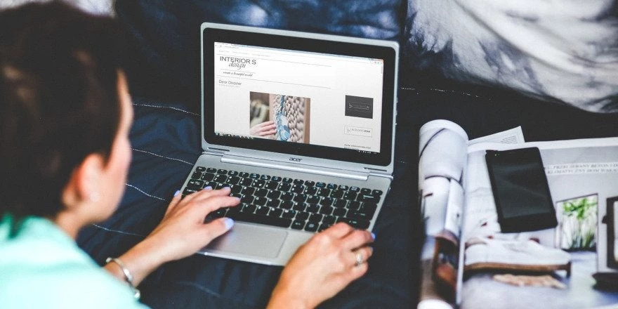 Νίκησε την κρίση από το σπίτι – 6 τρόποι να βγάλει εύκολα χρήματα με τις πιτζάμες